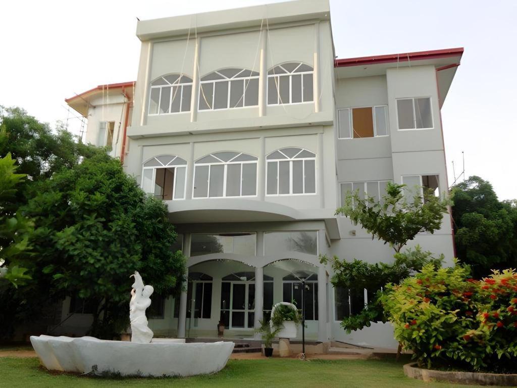 Tilko City Hotel Jaffna Kültér fotó