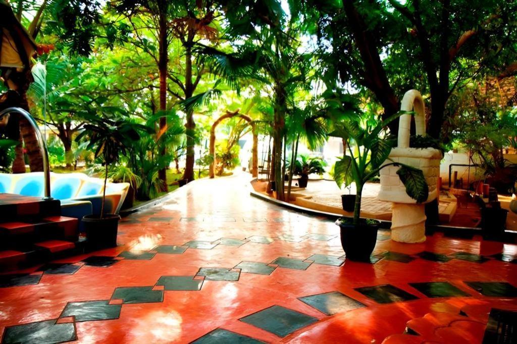Tilko City Hotel Jaffna Kültér fotó
