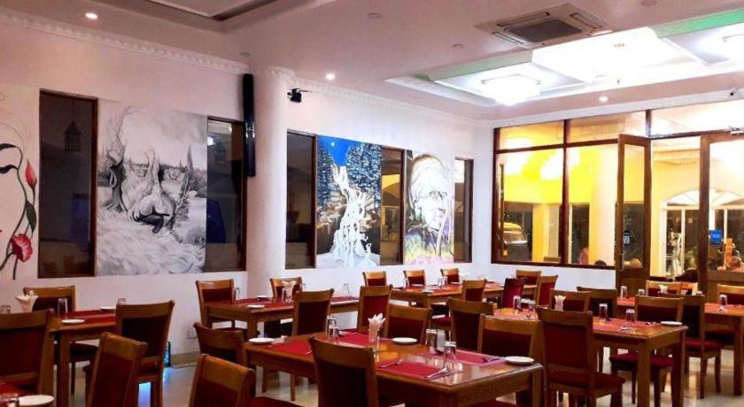 Tilko City Hotel Jaffna Kültér fotó