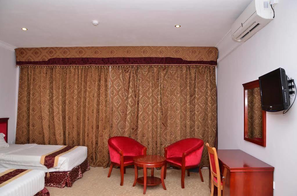 Tilko City Hotel Jaffna Kültér fotó