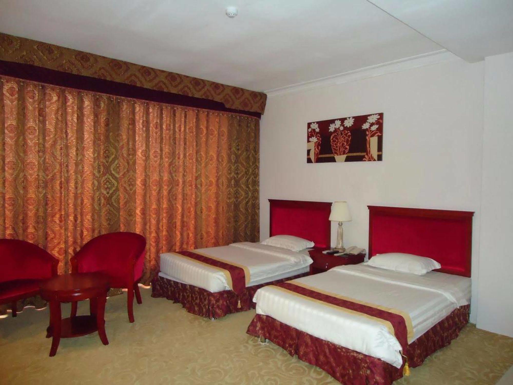 Tilko City Hotel Jaffna Kültér fotó